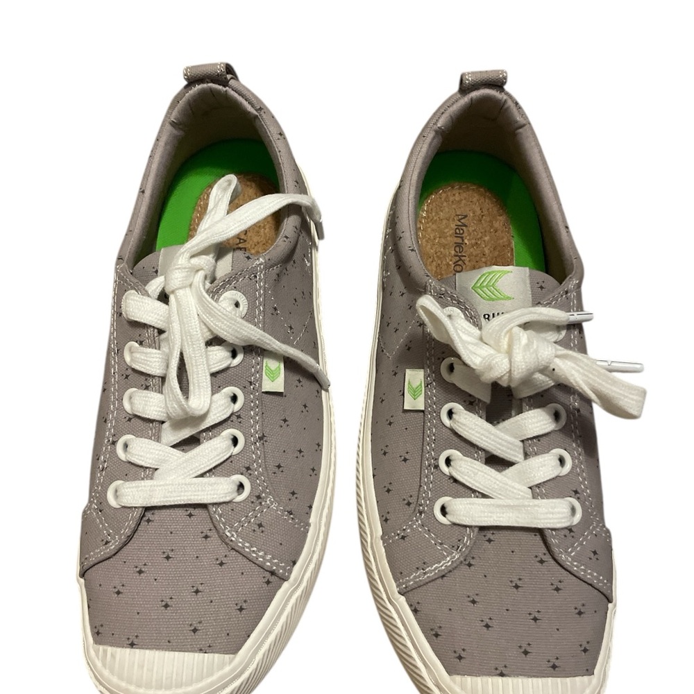Cariuma x Marie Kondo OCA Low Sneakers Women’s 8 Star Print Gray